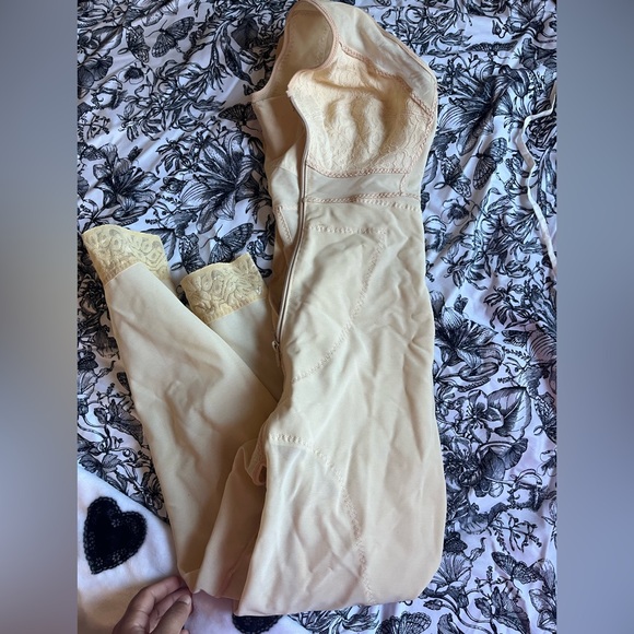 Faja - Picture 4 of 5